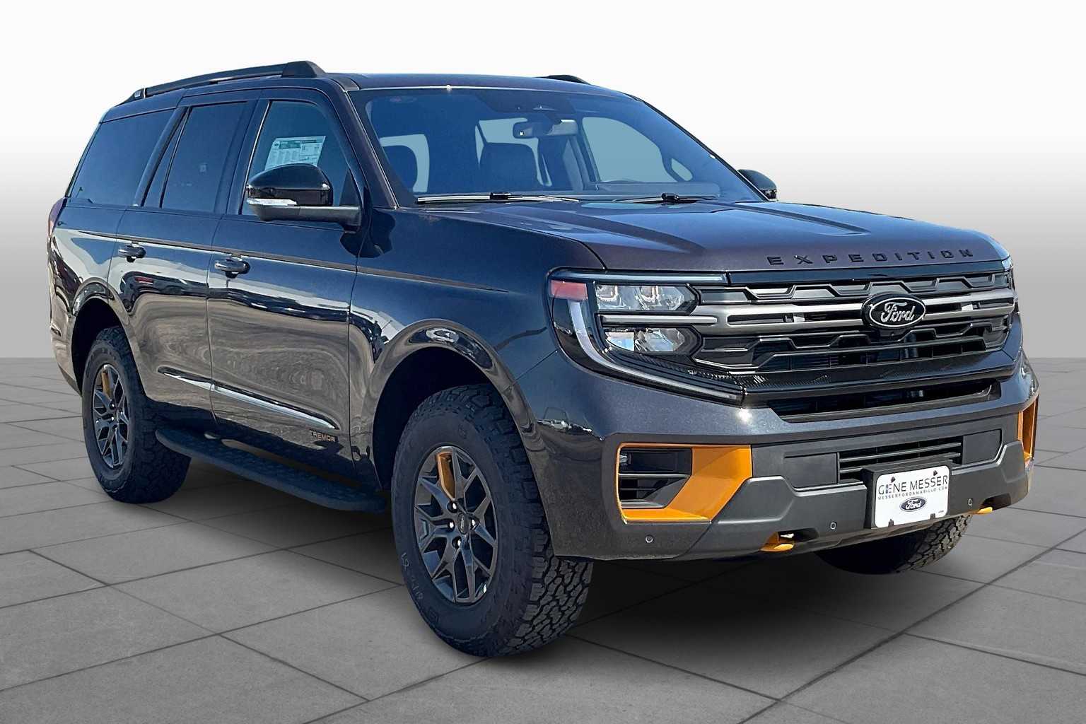 2025 Ford Expedition photo 2