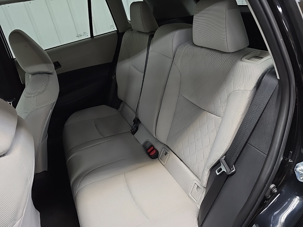 2022 Toyota Corolla Cross LE photo 30
