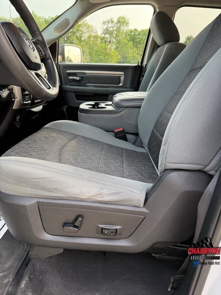 2019 Ram 1500 Classic SLT photo 11