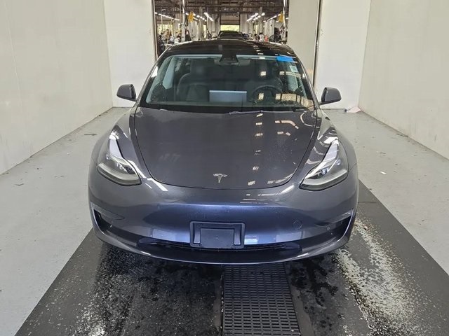 2022 Tesla Model 3 Long Range photo 4