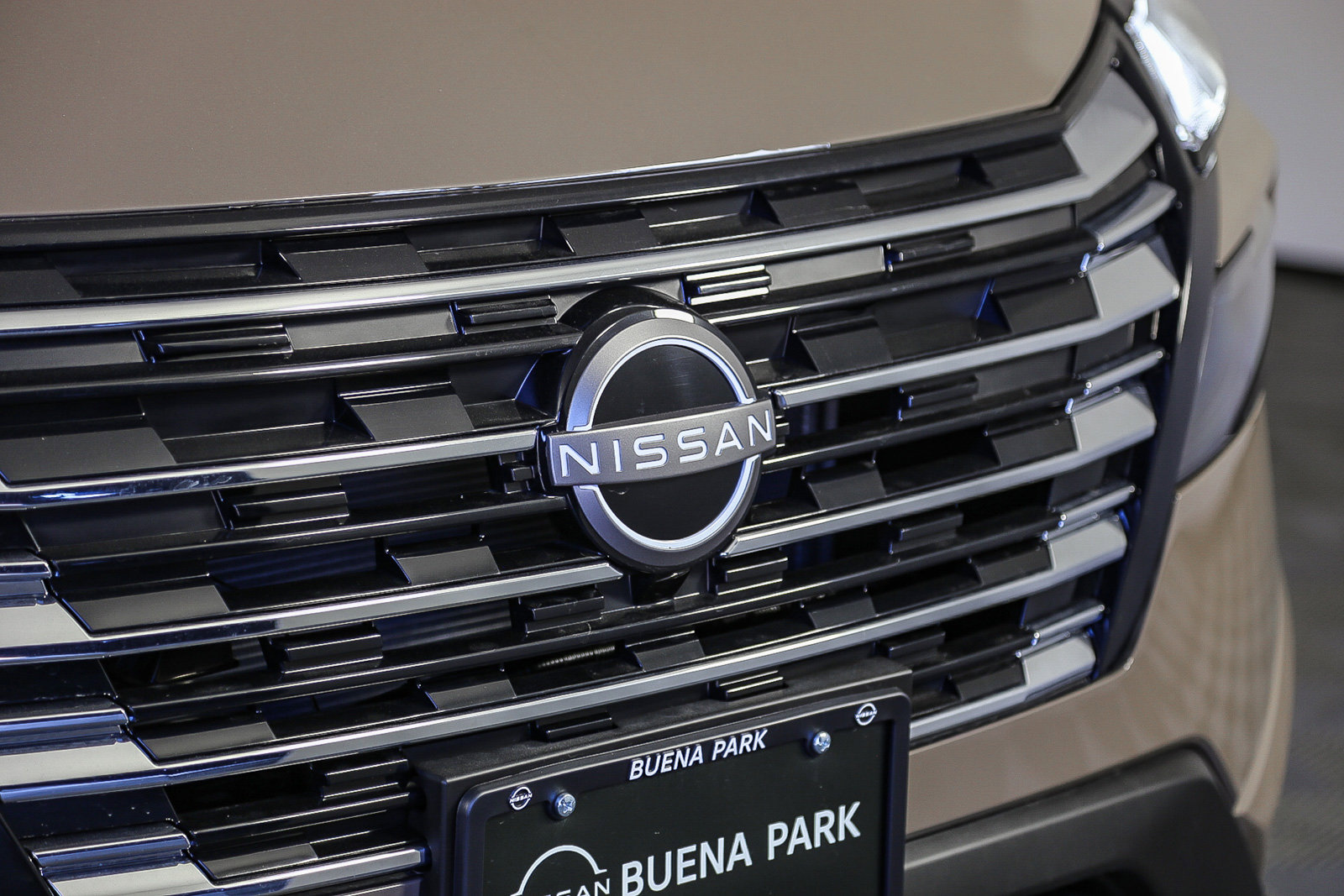 2025 Nissan Rogue SV photo 3