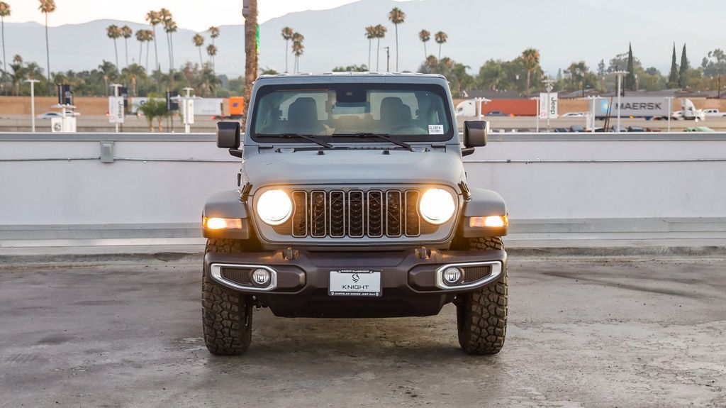 2025 Jeep Gladiator Sport photo 3