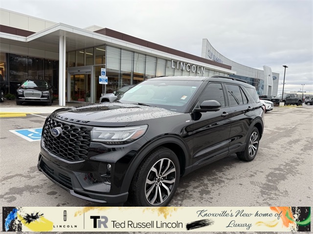 2025 Ford Explorer ST-LINE's photo
