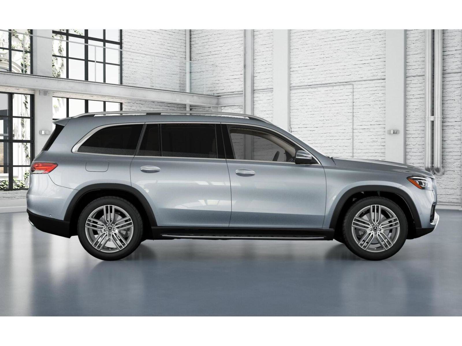 2026 Mercedes Benz GLS 450 4MATIC photo 2