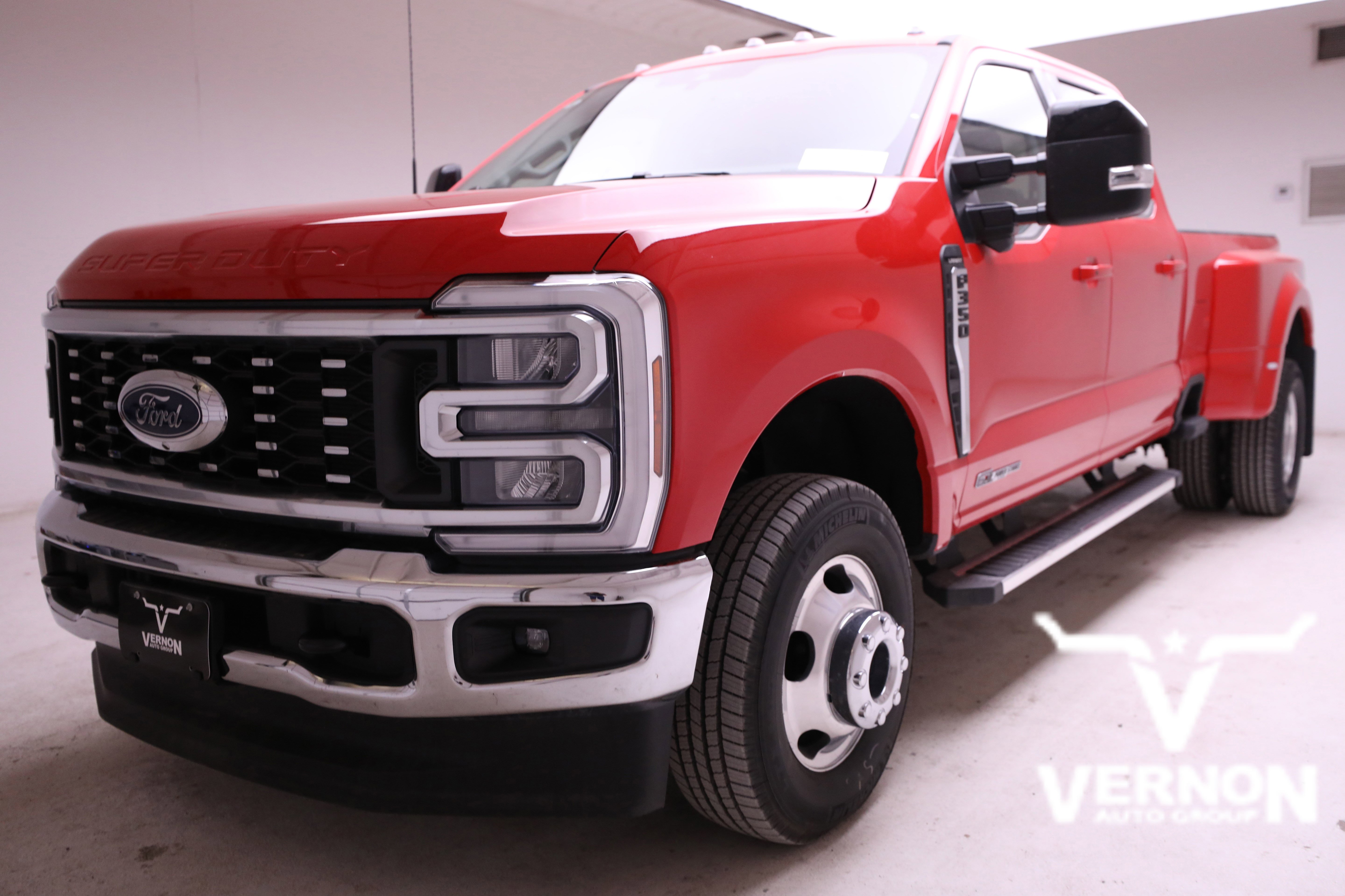 2026 Ford F-350 Super Duty Lariat's photo