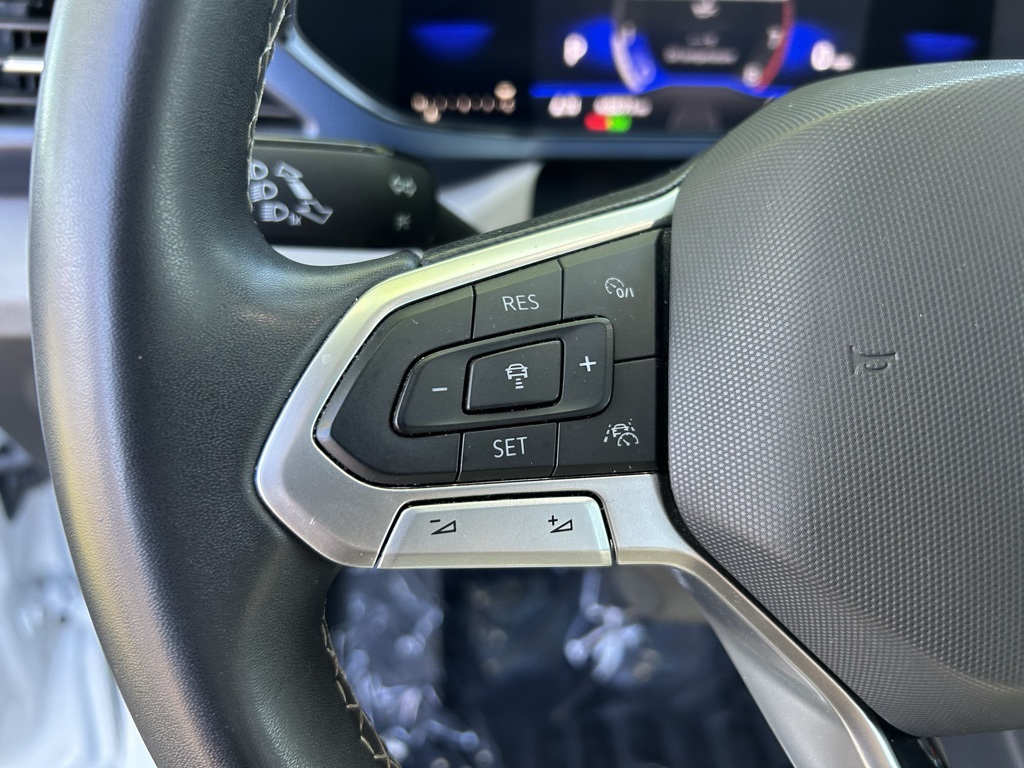 2023 Volkswagen Taos SE photo 13