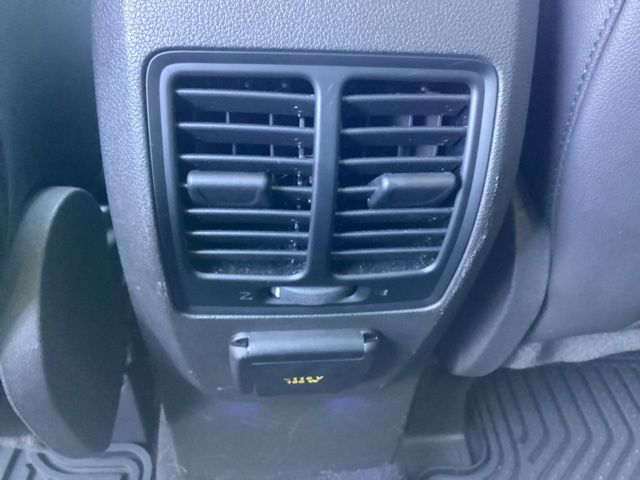 2016 Ford C-Max Hybrid SEL photo 15
