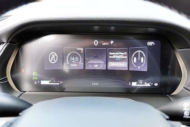 New 2025 Baltic Gray Metallic Clear-Coat Exterior Paint Jeep Limited image 38