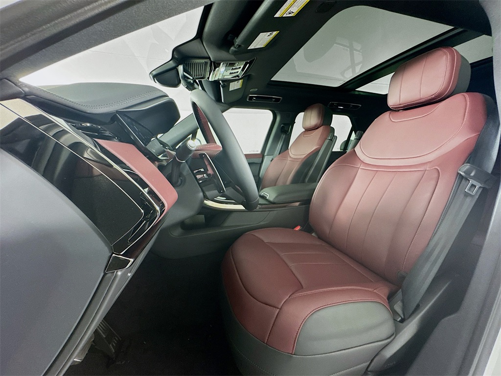 2025 Land Rover Range Rover Sport SE photo 18