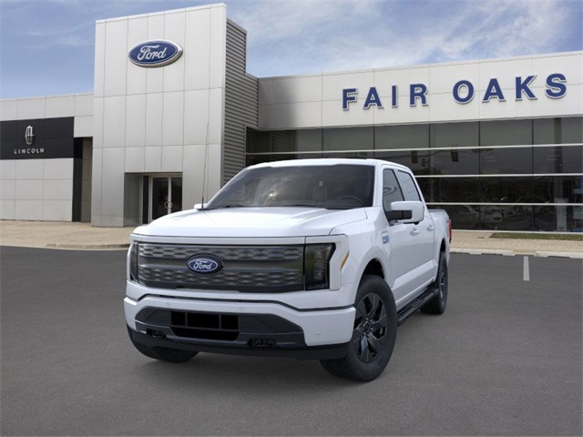 2025 Ford F-150 Lightning Lariat photo 2