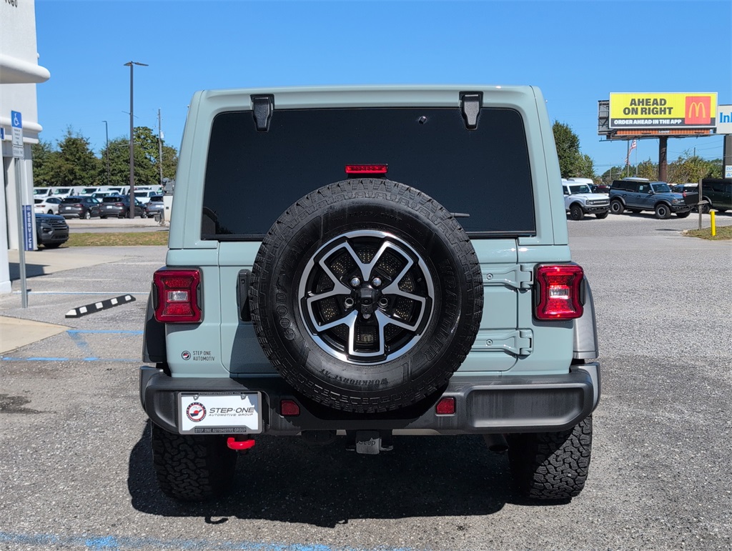 2024 Jeep Wrangler Rubicon photo 3