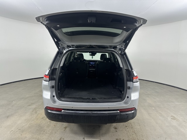 2022 Jeep Grand Cherokee Limited photo 3