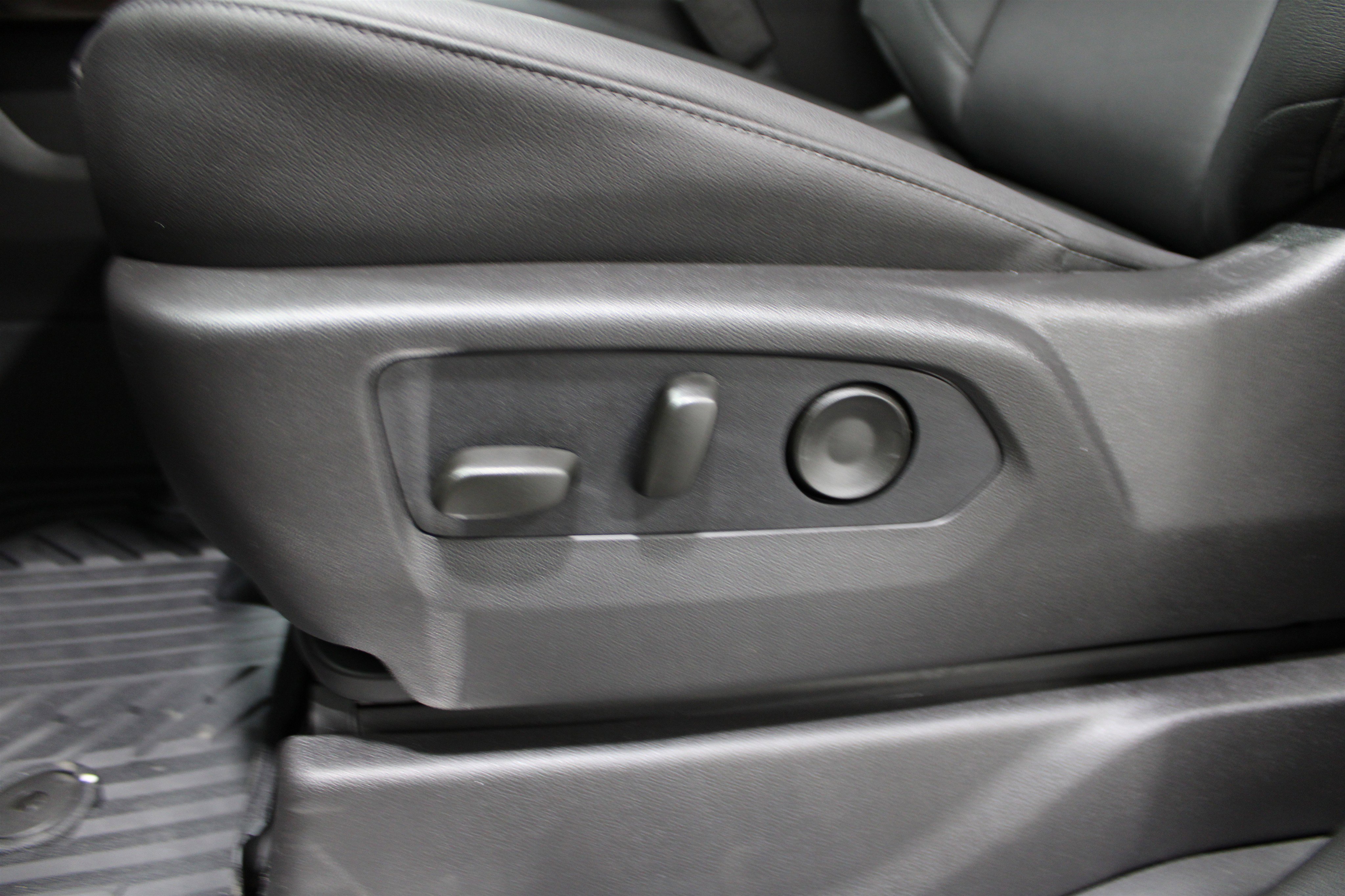2026 Chevrolet Silverado 1500 LT Trail Boss photo 3