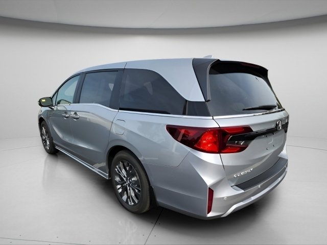2026 Honda Odyssey Touring photo 4