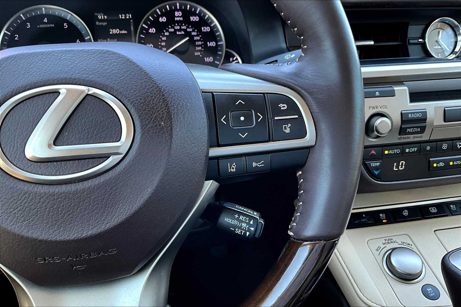 2017 Lexus ES 350 photo 22