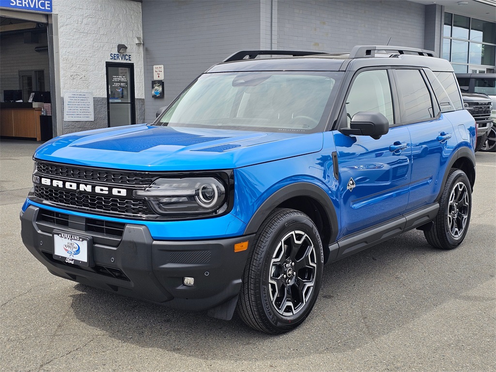 2025 Ford Bronco Sport Outer Banks photo 3