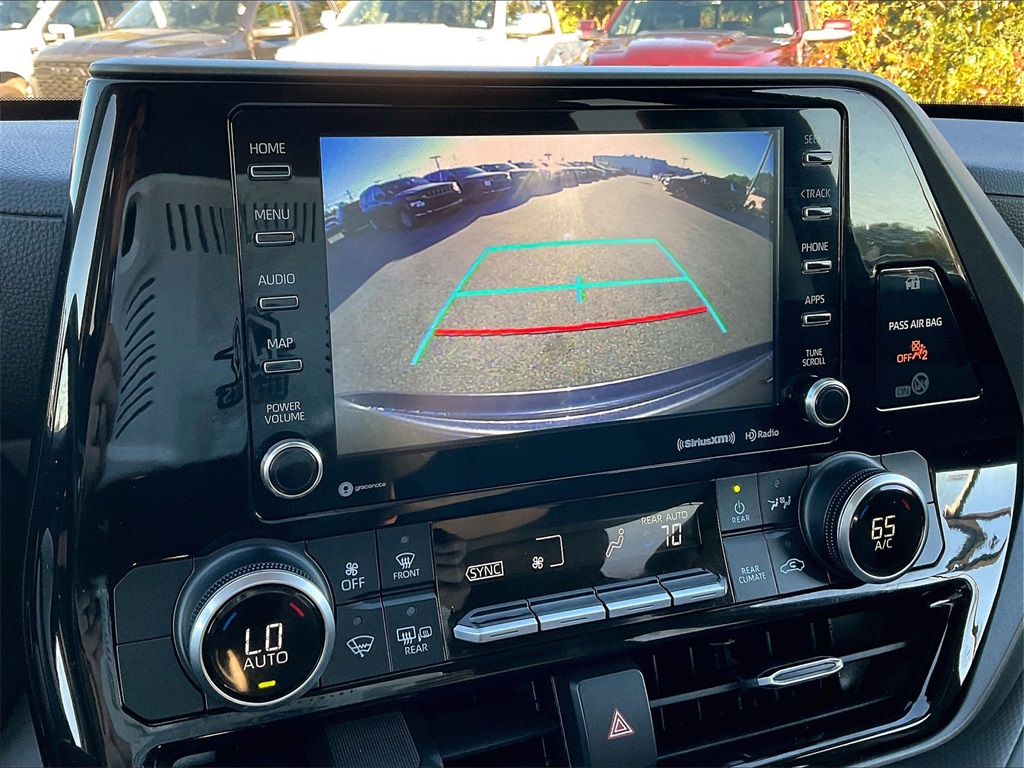 2020 Toyota Highlander Hybrid LE photo 19