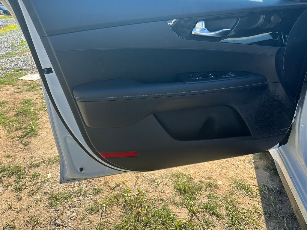 2024 Kia Forte GT-Line photo 11