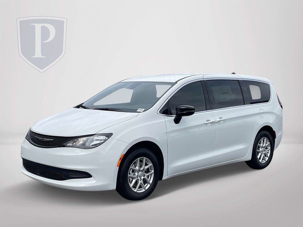 2025 Chrysler Voyager LX photo 3