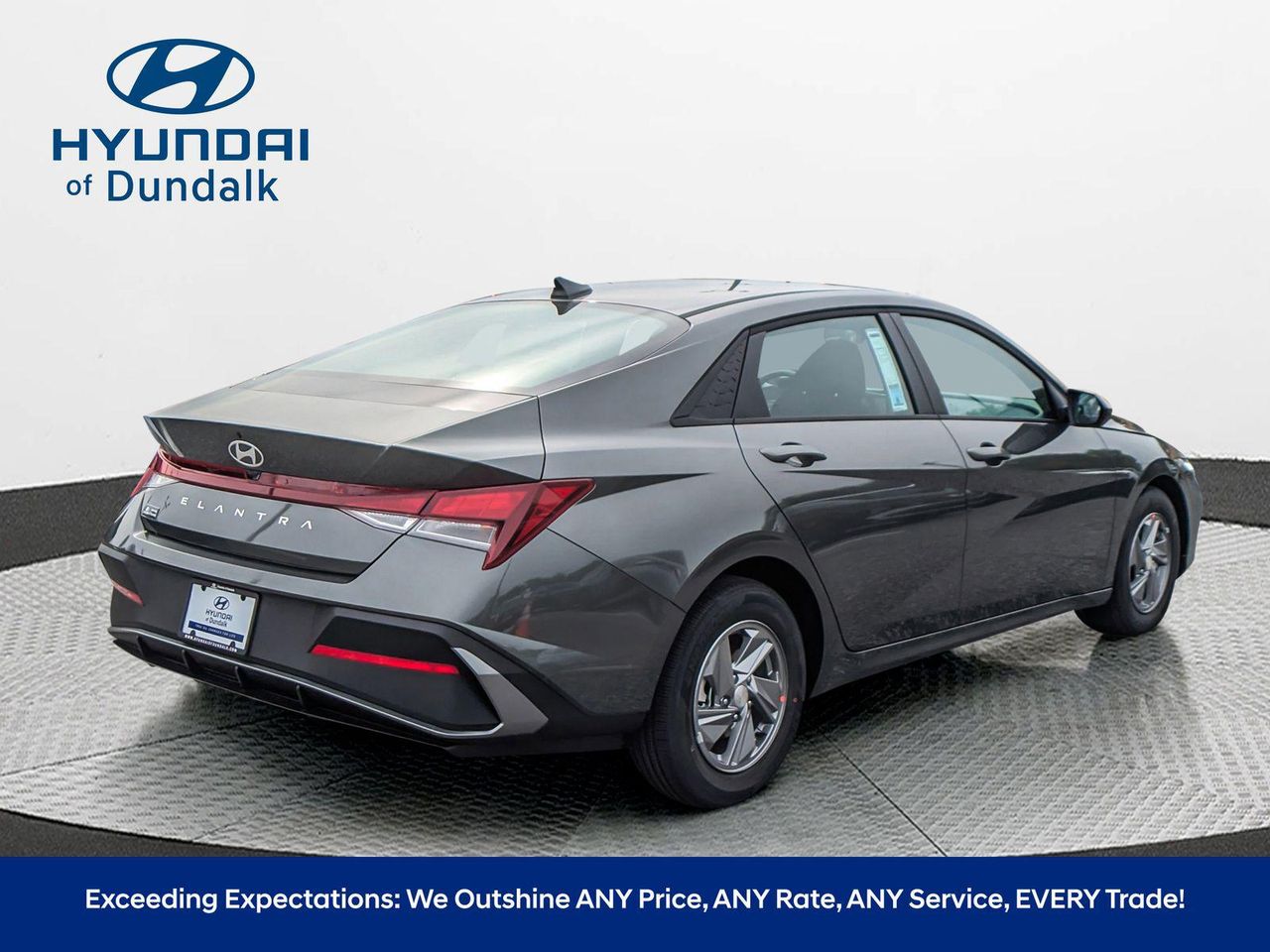 2025 Hyundai Elantra SE photo 2
