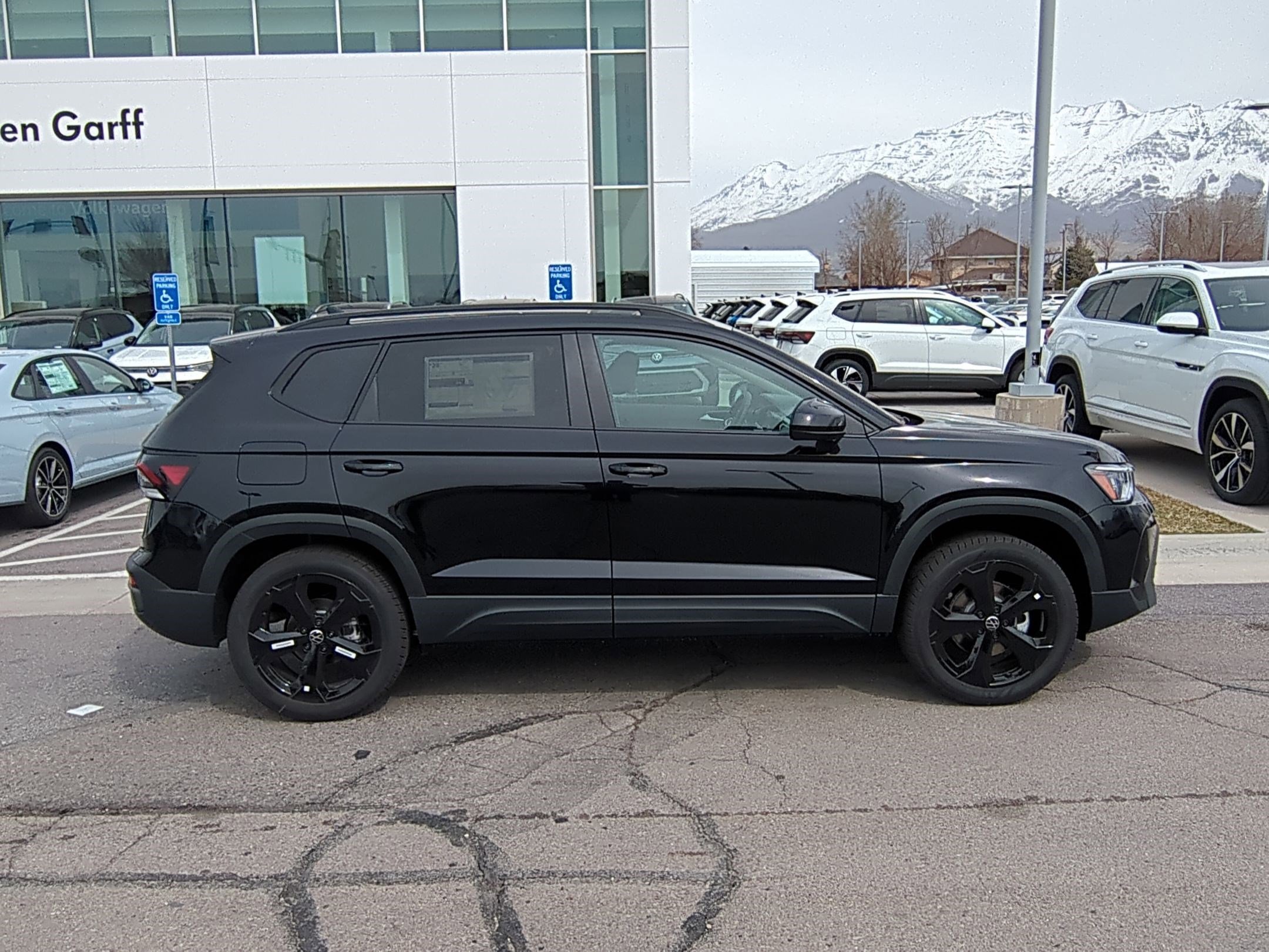 2025 Volkswagen Taos SE photo 2