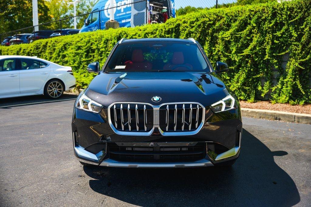 Used 2025 Black Sapphire Metallic BMW xDrive28i image 3