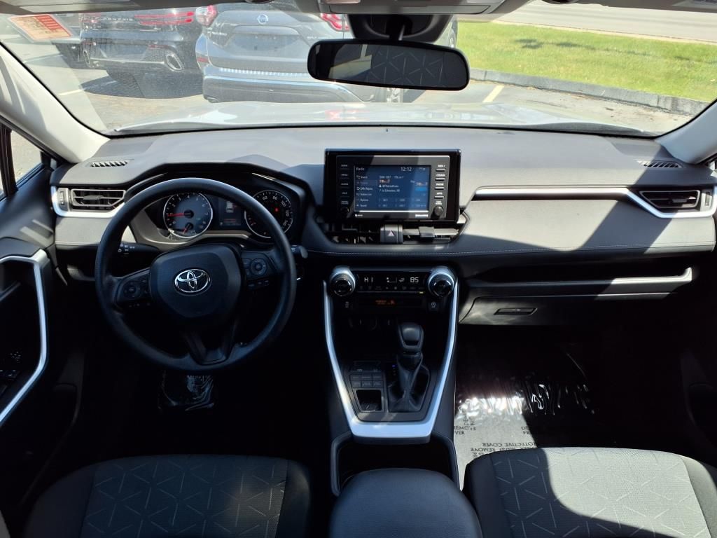 2022 Toyota RAV4 XLE photo 15