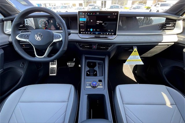 2025 Volkswagen Tiguan SE R-Line Black photo 3