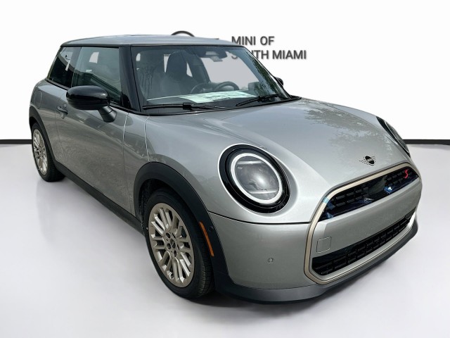 New 2025 MINI Hardtop 2 Door Signature Plus Coupe in Miami