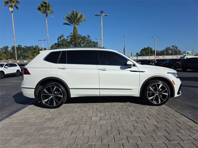 2022 Volkswagen Tiguan SEL Premium R-Line photo 2