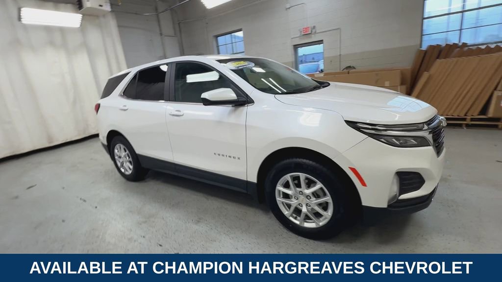 2022 Chevrolet Equinox LT photo 2