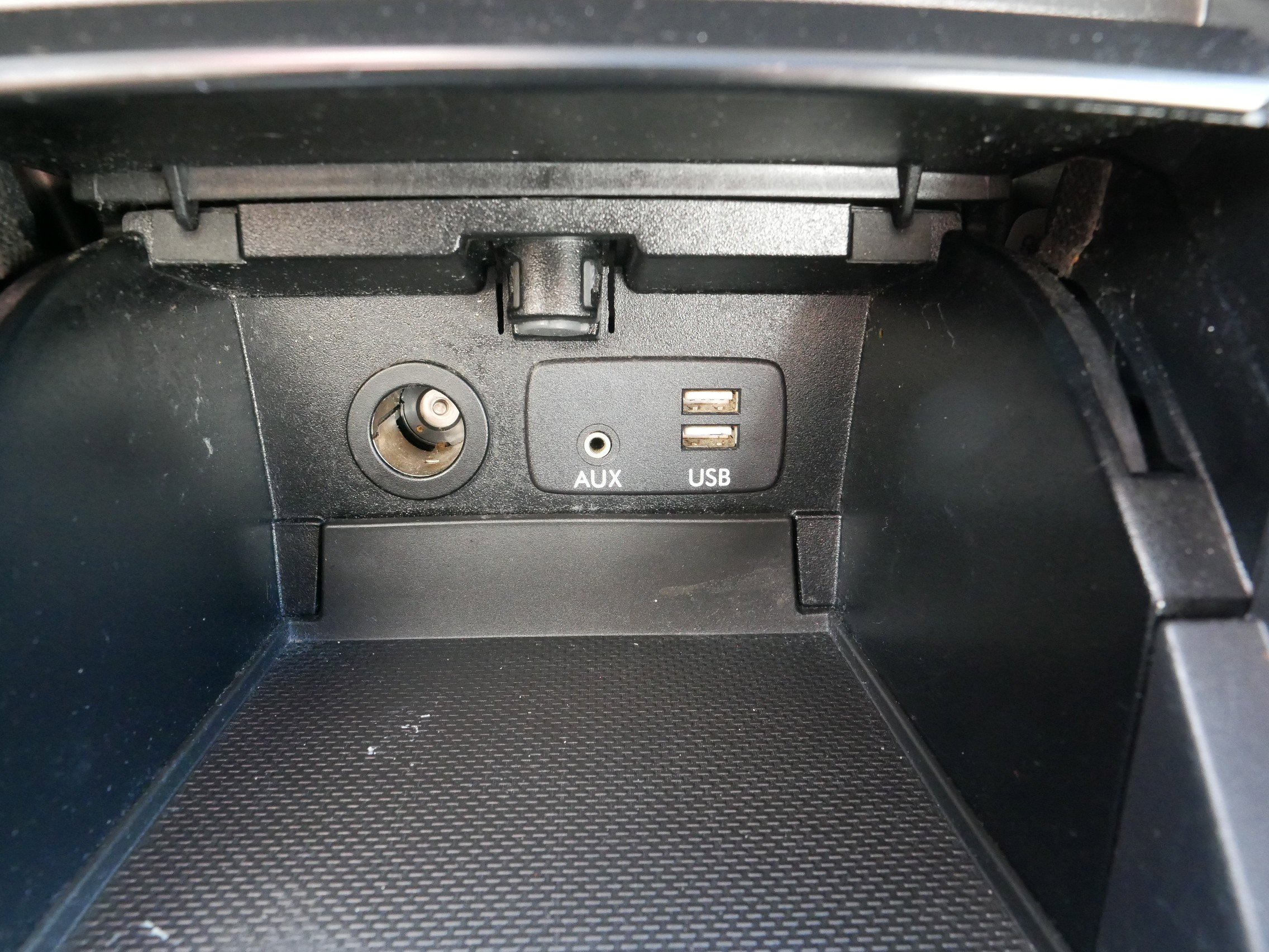 2015 Subaru Outback 2.5i Premium photo 32