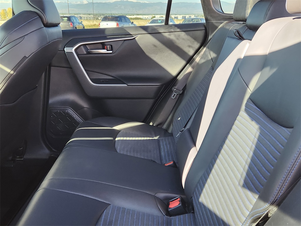 2020 Toyota RAV4 Hybrid XSE photo 10