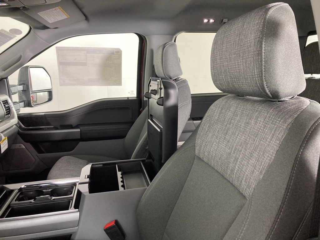 2025 Ford F-350 photo 9