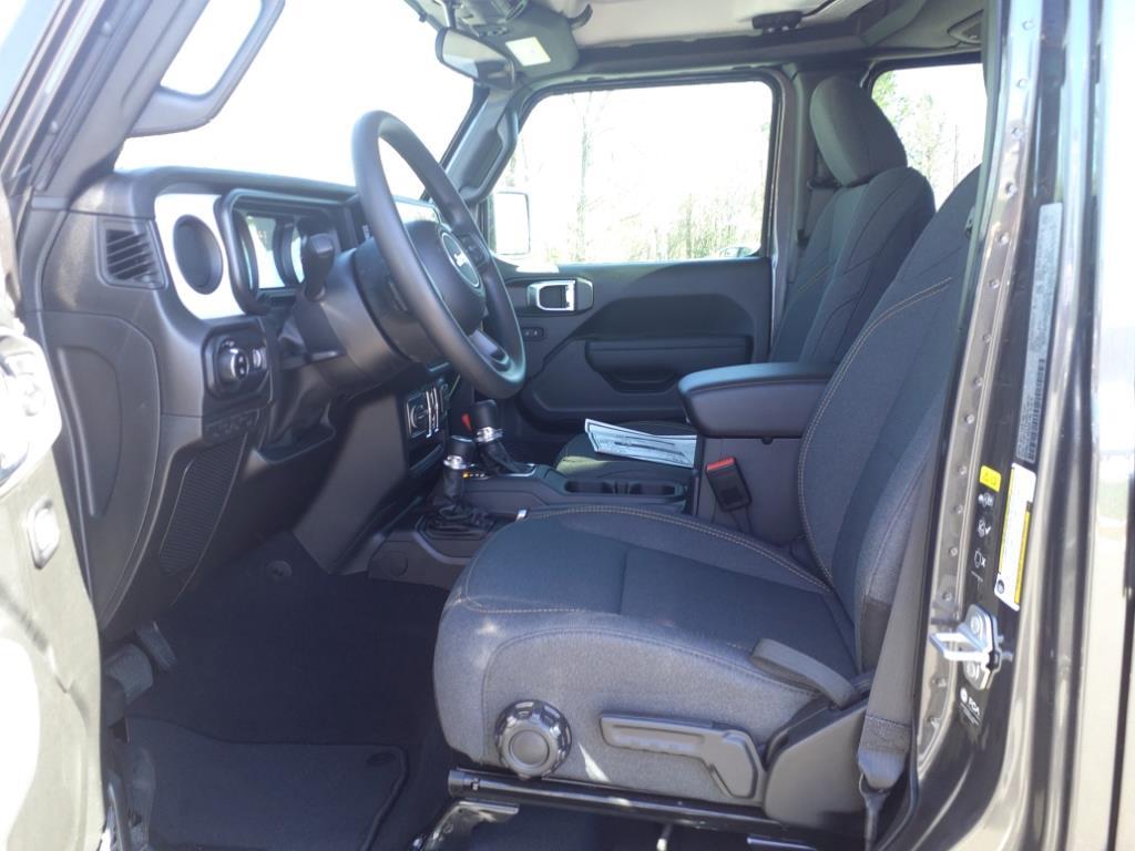 2025 Jeep Gladiator Sport photo 4