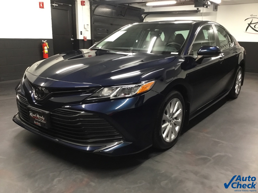 2020 Toyota Camry LE photo 4
