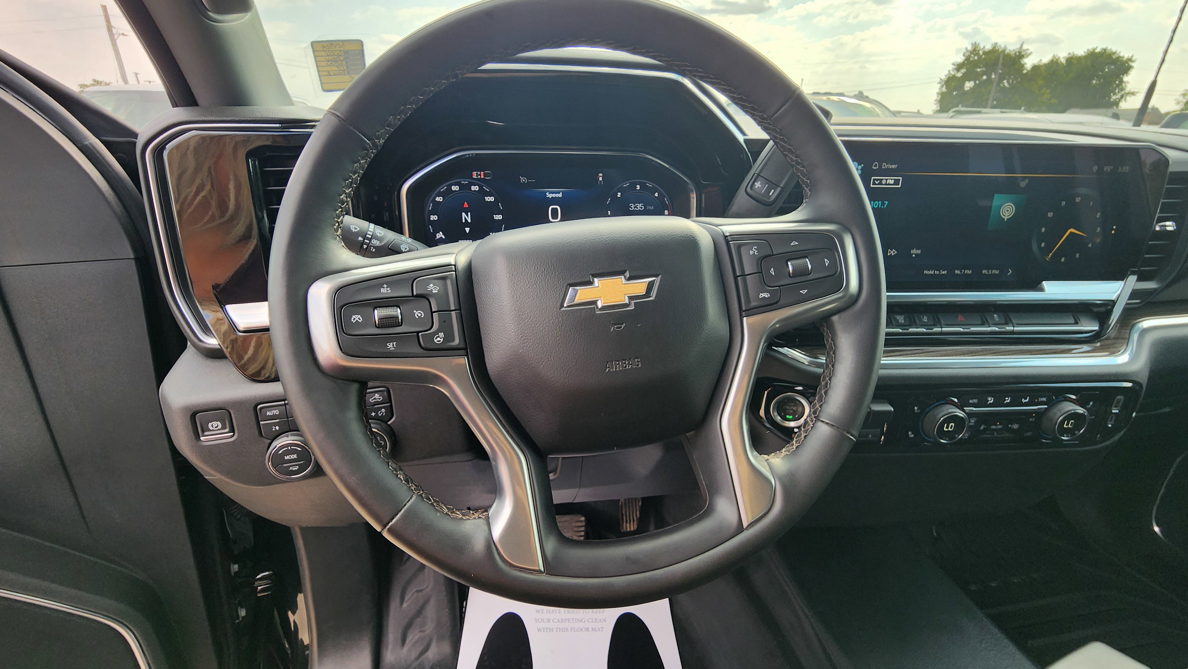 2024 Chevrolet Silverado 3500HD LT photo 9