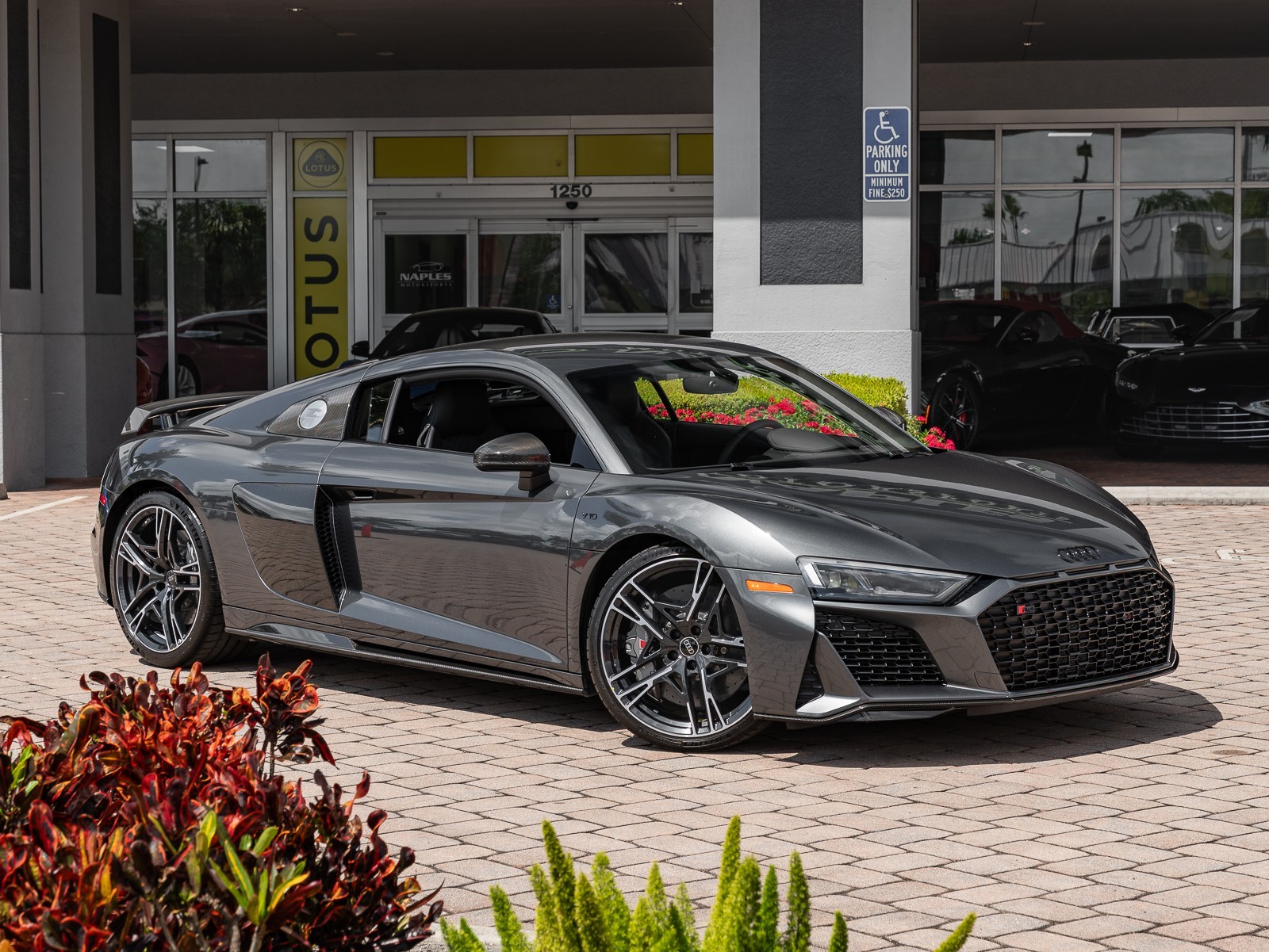 2023 Audi R8 V10 Performance photo 7