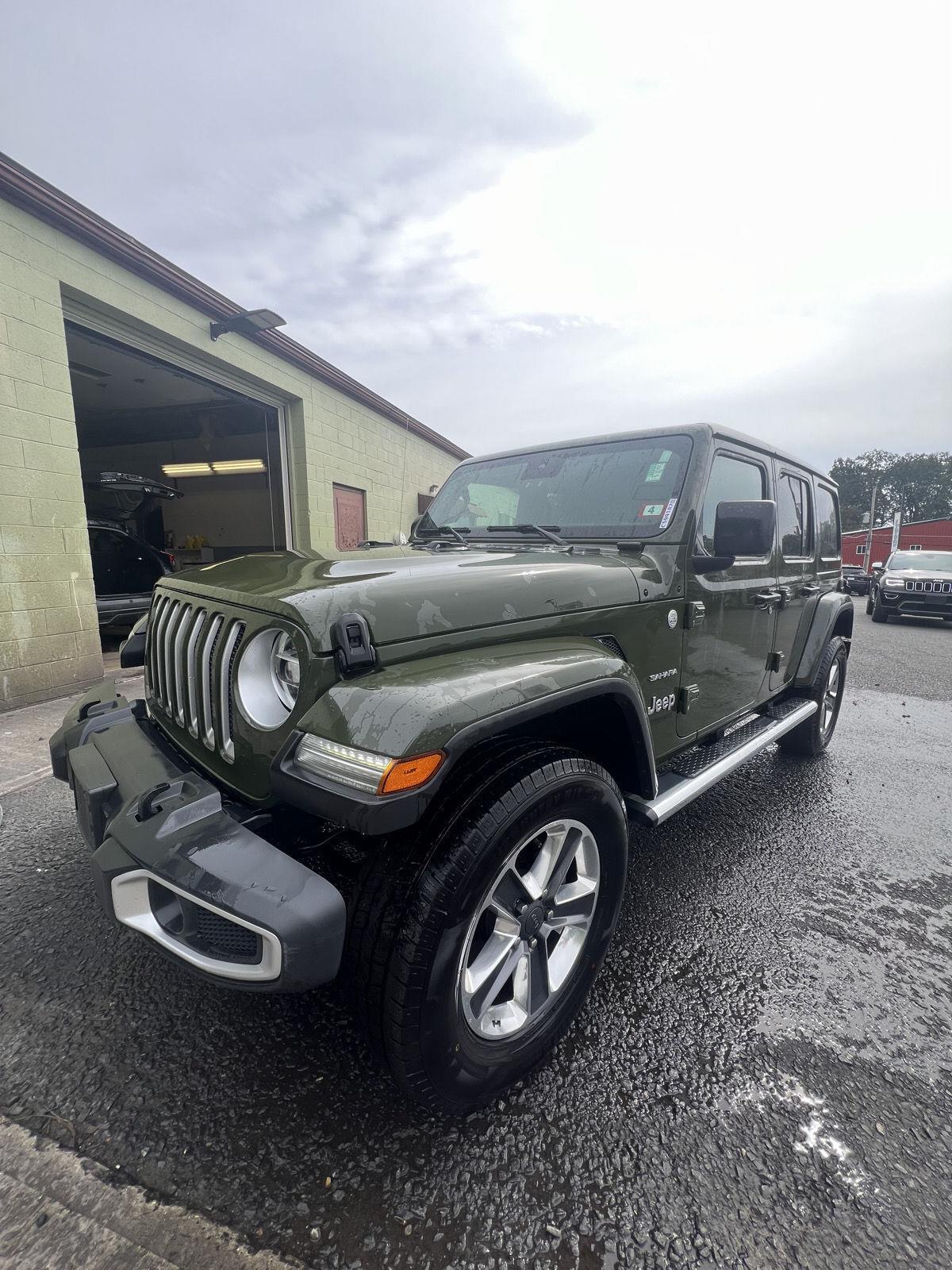 2021 Jeep Wrangler Unlimited Sahara photo 5