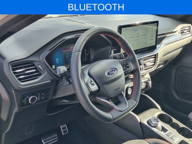 2023 Ford Escape ST-Line photo 2