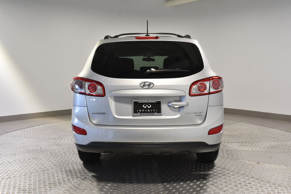 2011 Hyundai Santa Fe GLS Sport photo 4
