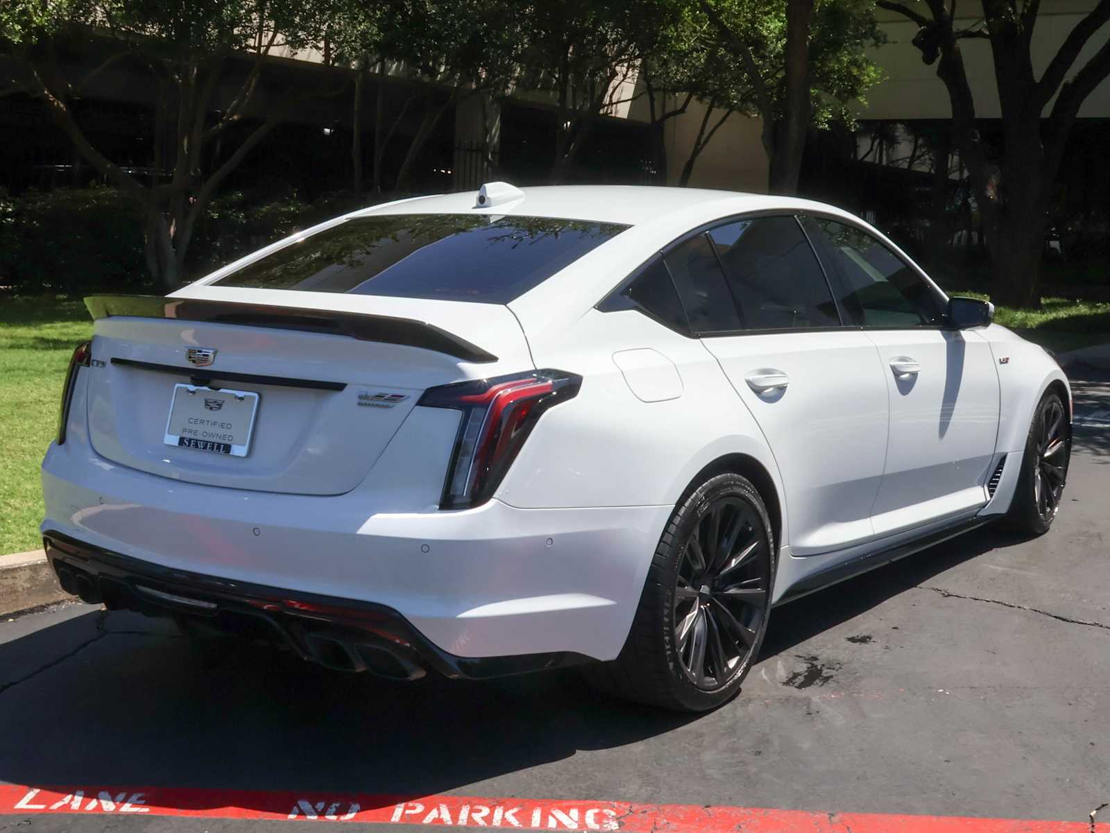 2022 Cadillac CT5 photo 3