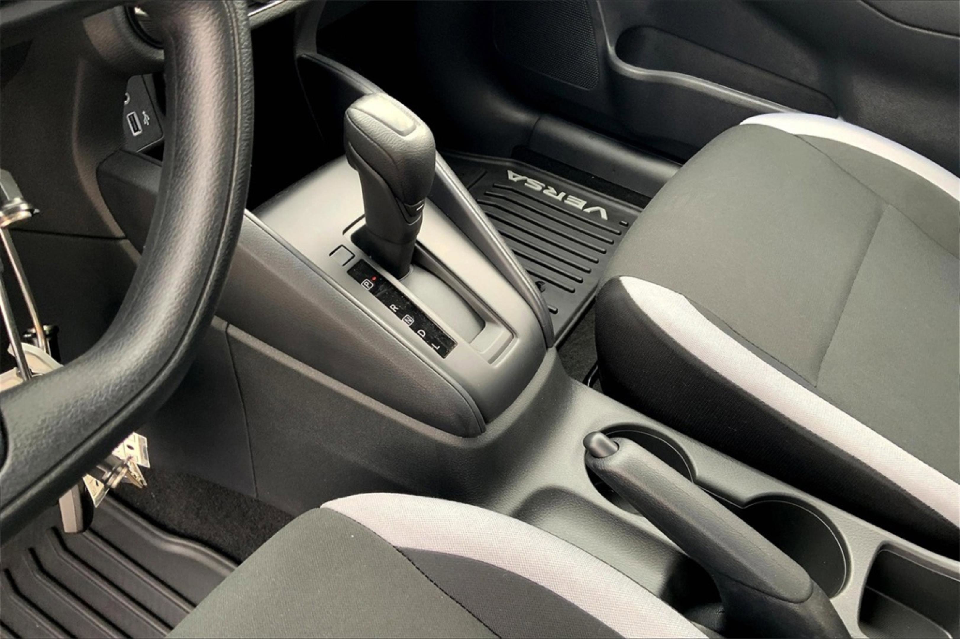 2025 Nissan Versa S photo 8