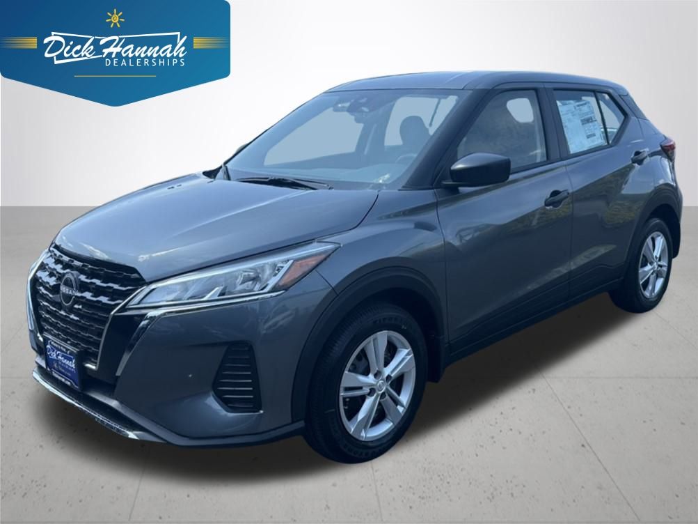 2025 Nissan KICKS PLAY Base