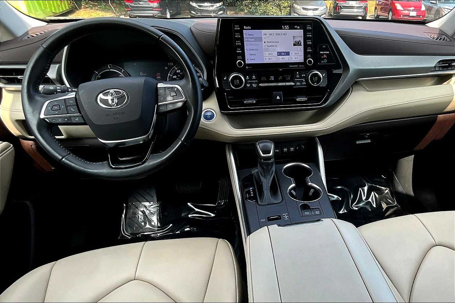 2021 Toyota Highlander Hybrid XLE photo 14