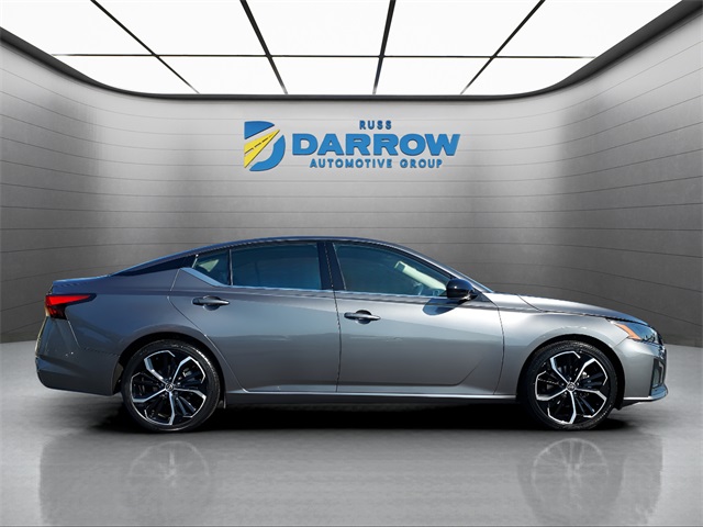 2023 Nissan Altima 2.5 SR photo 6