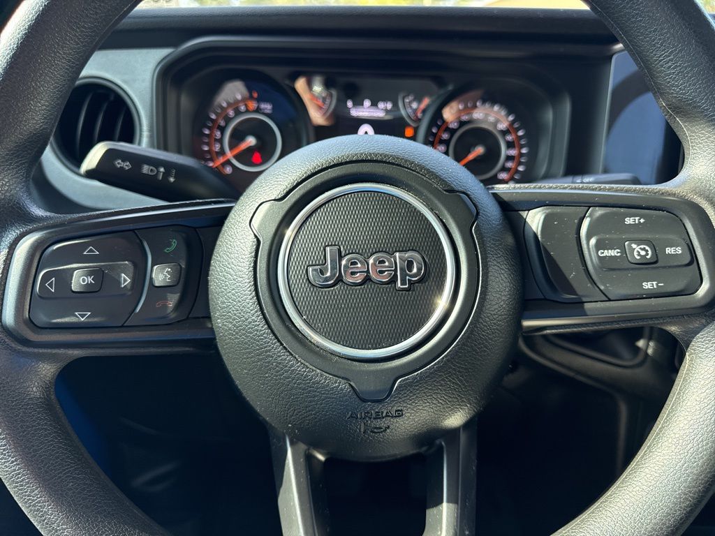 2024 Jeep Gladiator photo 20