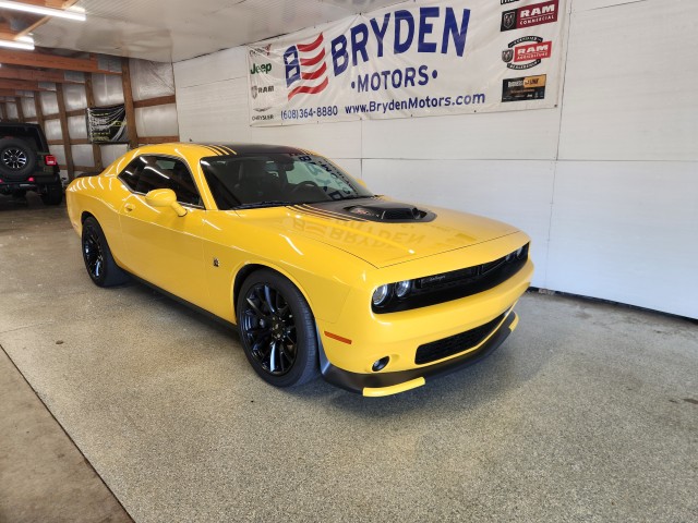 2017 Dodge Challenger R/T Scat Pack photo 2