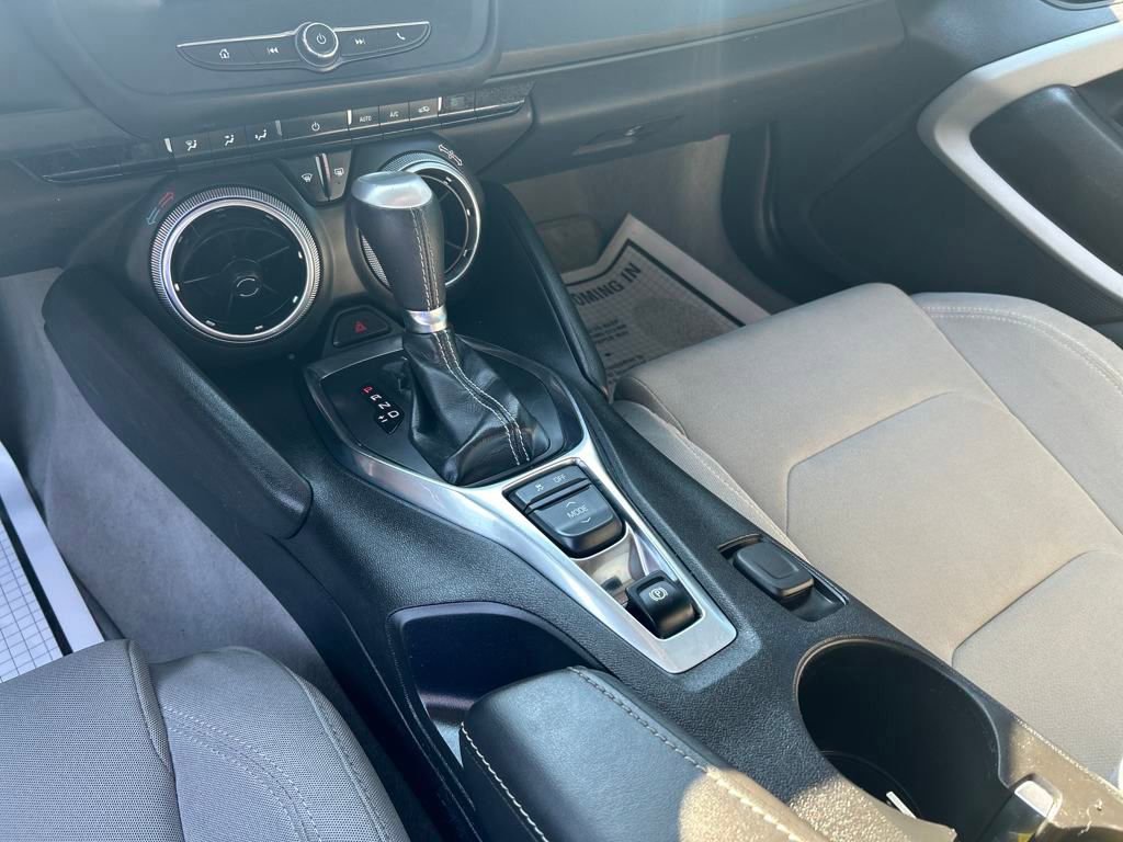 2023 Chevrolet Camaro 1LT photo 10