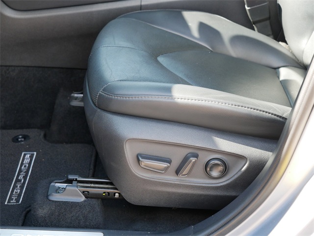 2021 Toyota Highlander Limited photo 12